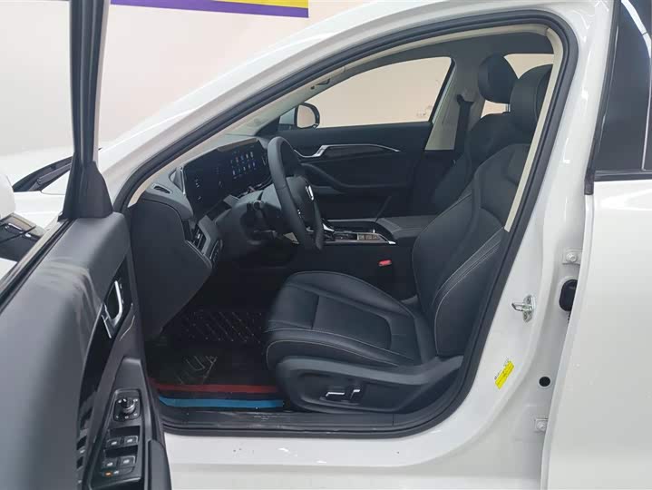 Фото 7 - Bestune B70