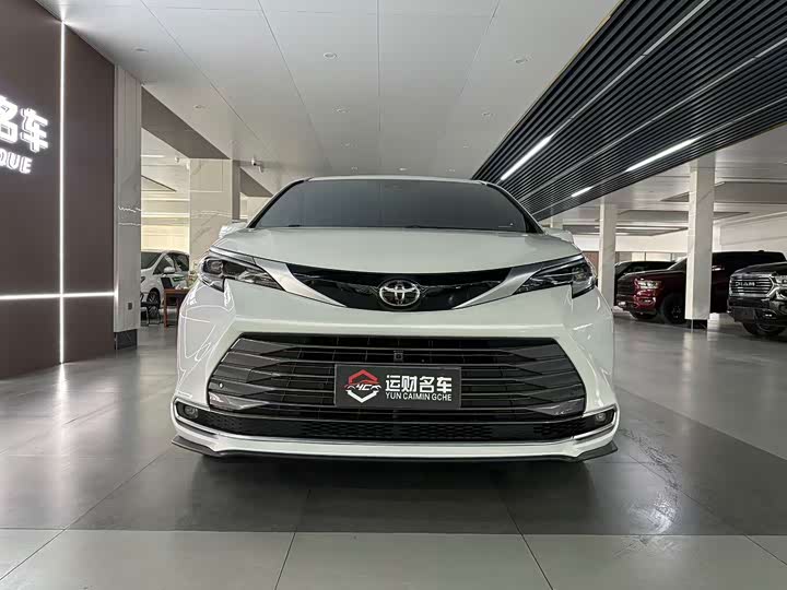 Фото 2 - Toyota Sienna