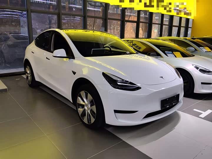 Фото 4 - Tesla Model Y