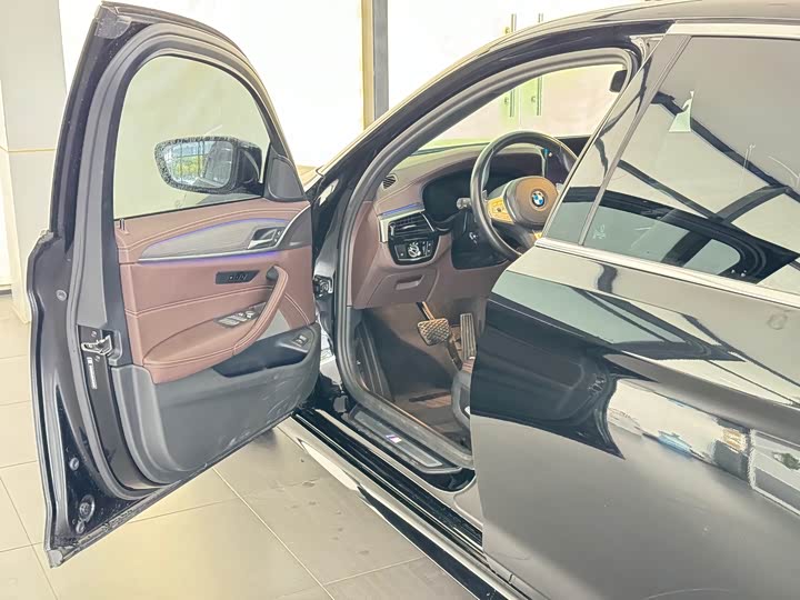 Фото 8 - BMW 5 Series