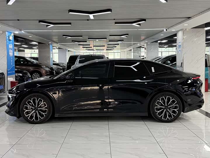 Фото 4 - Zeekr 007