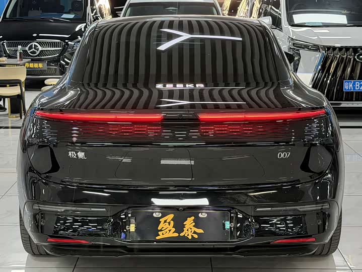 Фото 6 - Zeekr 007