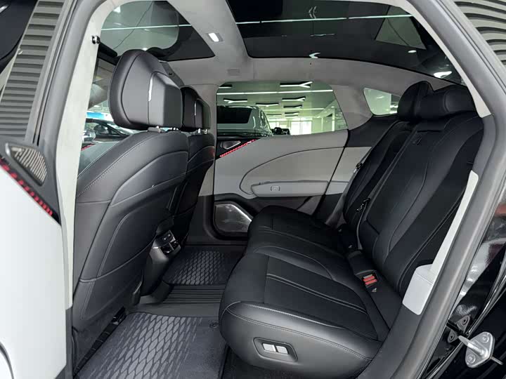 Фото 9 - Zeekr 007