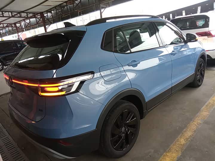 Фото 7 - Volkswagen Tharu