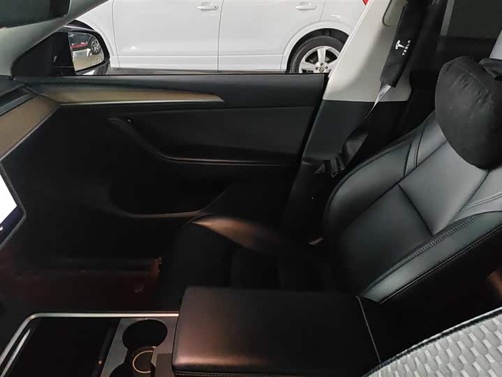 Фото 8 - Tesla Model Y