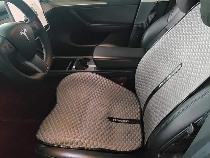 Фото 9 - Tesla Model Y