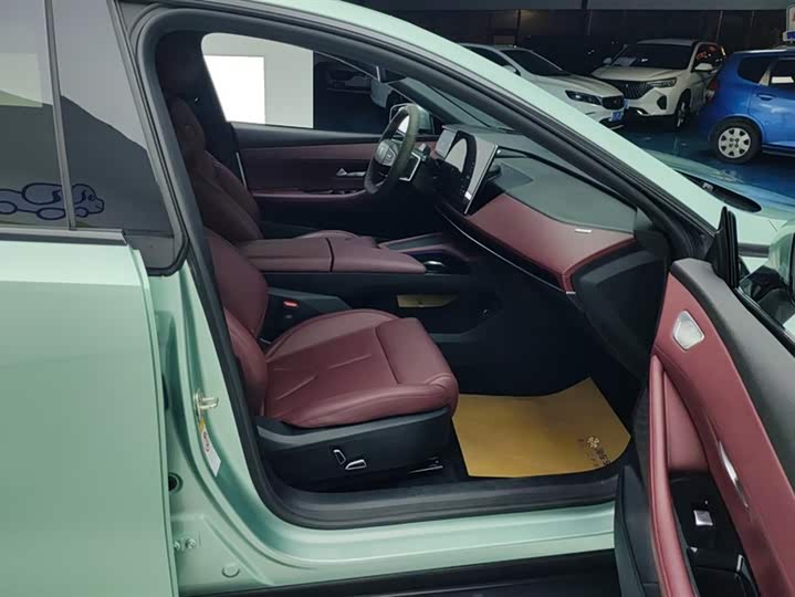 Фото 8 - Changan Deepal SL03