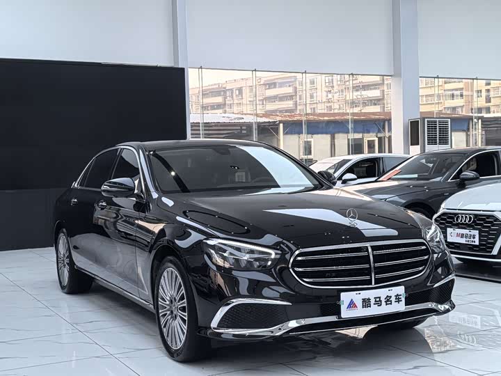 Фото 3 - Mercedes-Benz E-Class