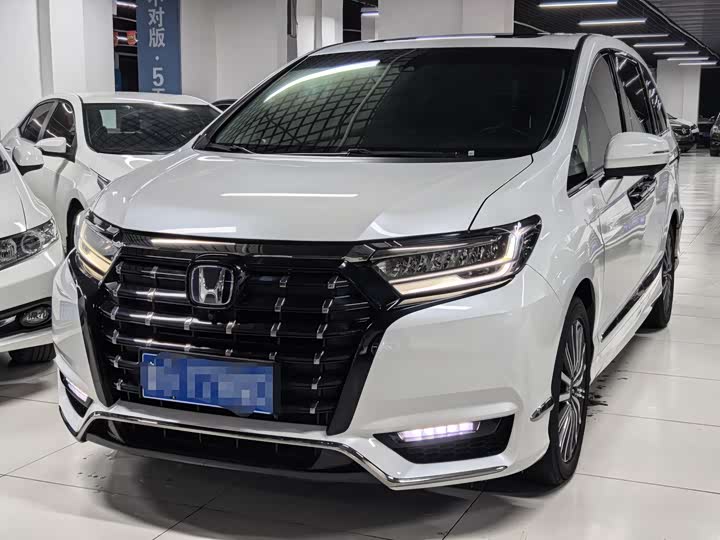 Фото 1 - Honda Elysion