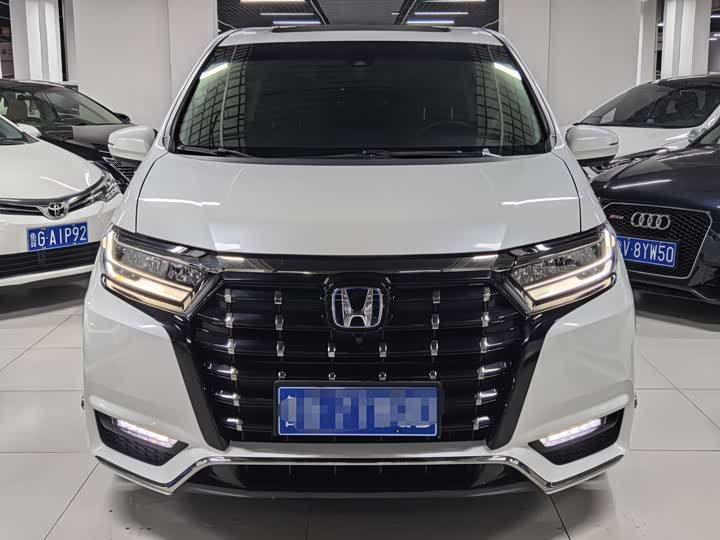 Фото 2 - Honda Elysion