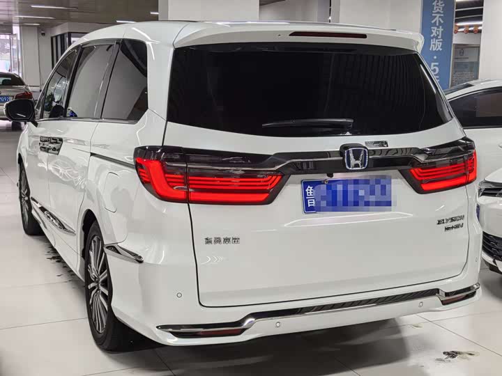 Фото 4 - Honda Elysion