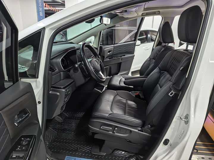 Фото 5 - Honda Elysion