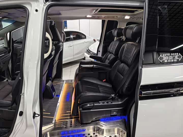 Фото 6 - Honda Elysion