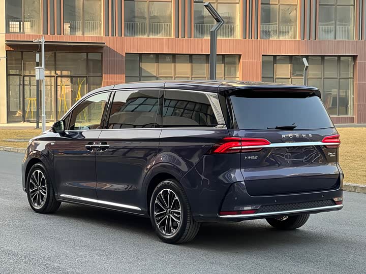 Фото 6 - Roewe iMax 8