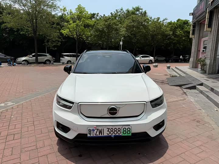 Фото 1 - Volvo XC40 EV