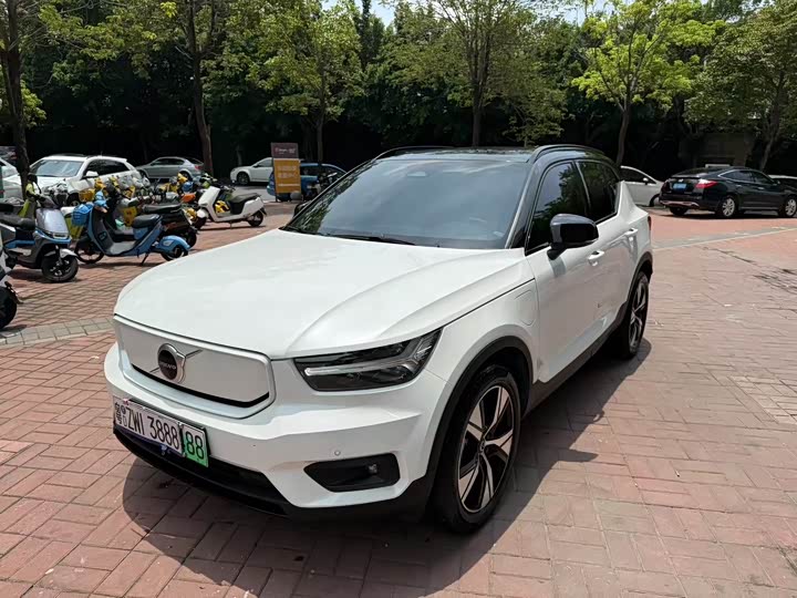Фото 3 - Volvo XC40 EV