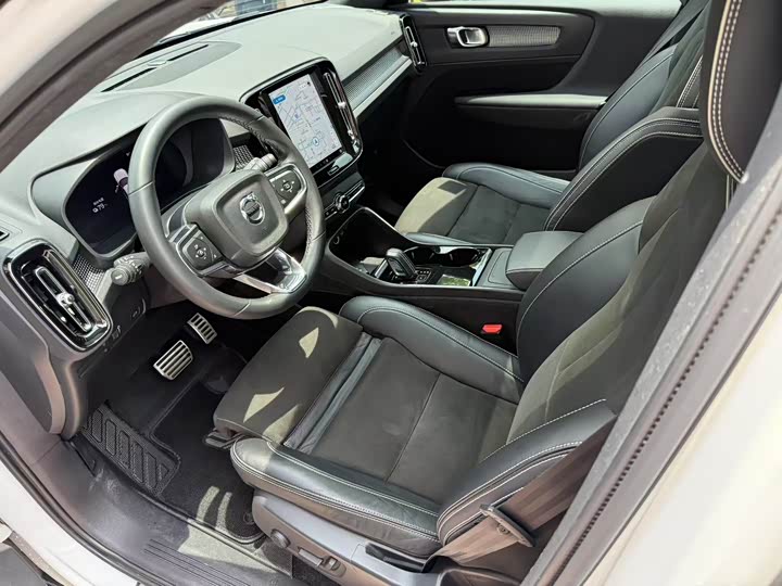 Фото 4 - Volvo XC40 EV