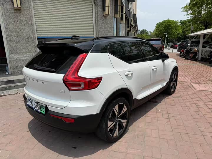 Фото 8 - Volvo XC40 EV
