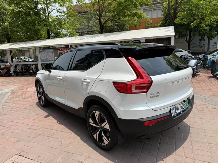 Фото 9 - Volvo XC40 EV