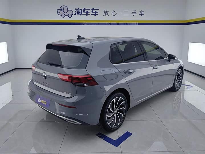 Фото 3 - Volkswagen Golf