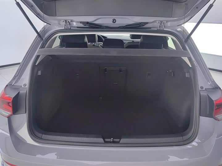 Фото 4 - Volkswagen Golf