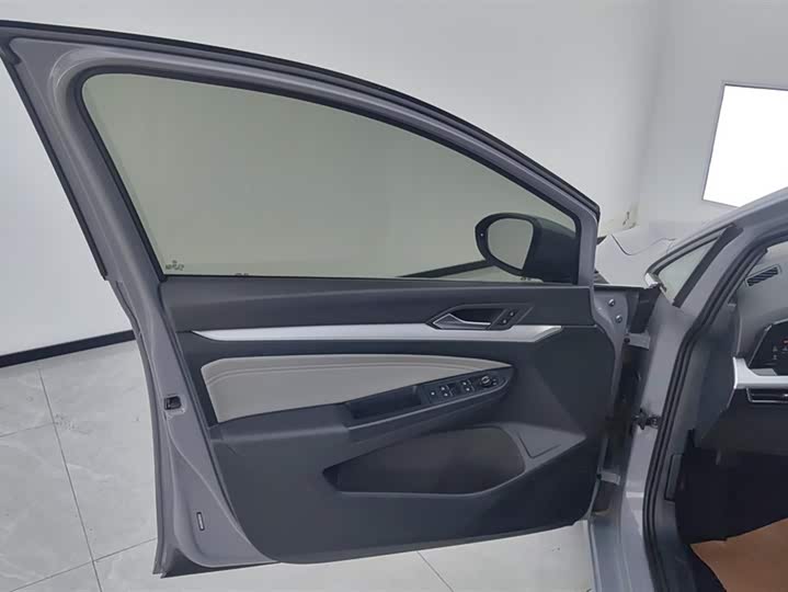 Фото 7 - Volkswagen Golf