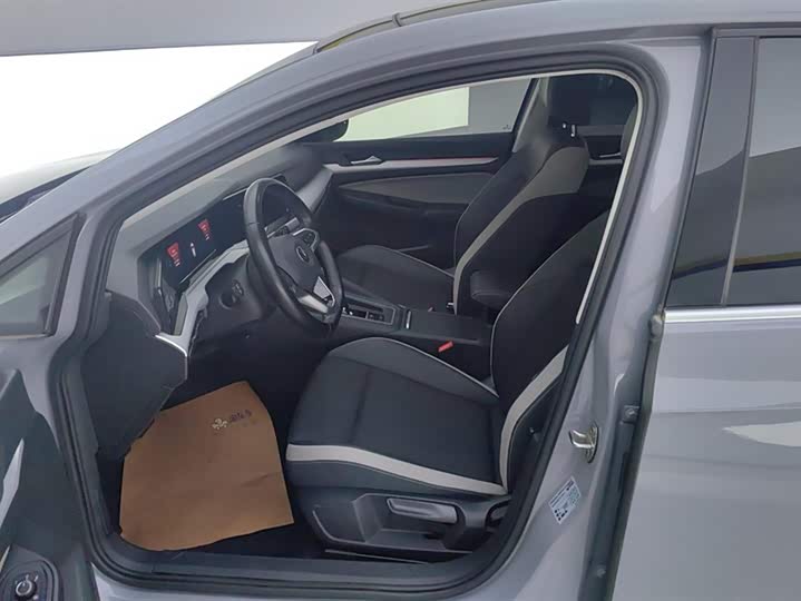 Фото 9 - Volkswagen Golf