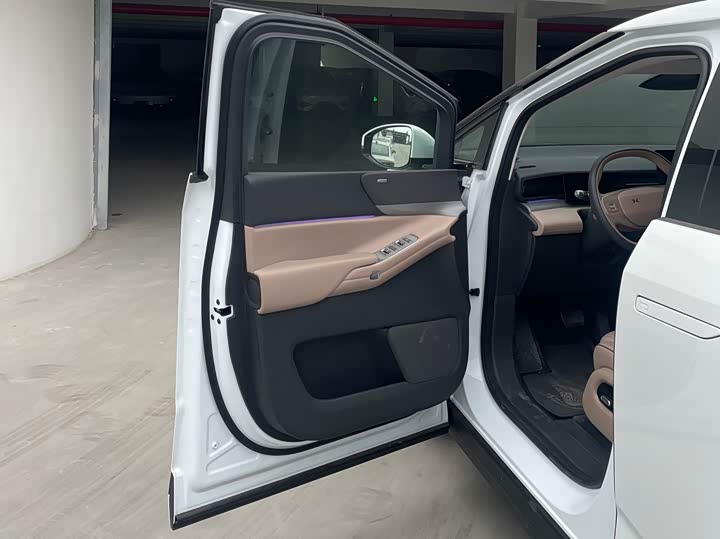 Фото 8 - XPeng X9