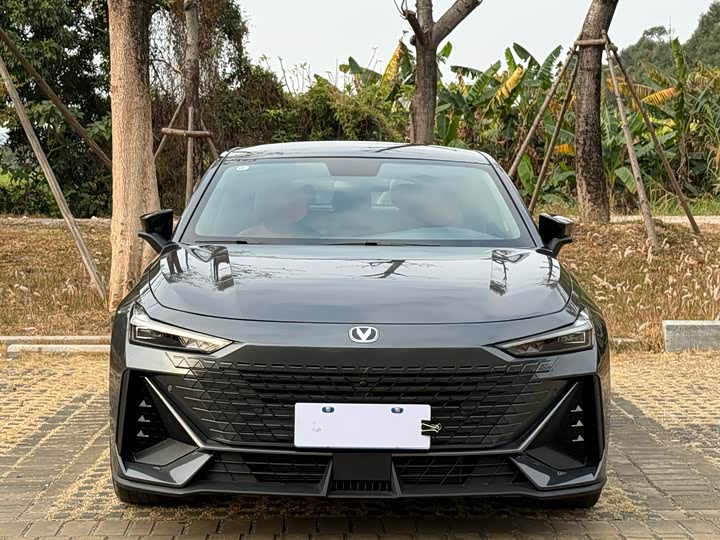 Фото 2 - Changan UNI-V