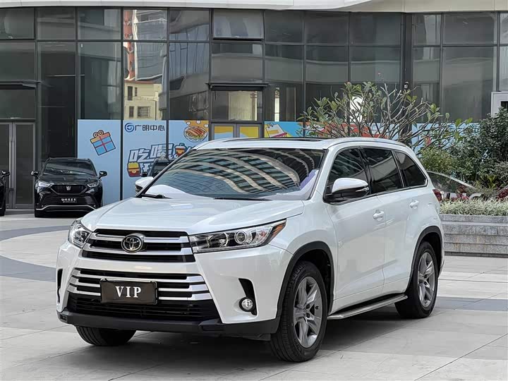 Фото 1 - Toyota Highlander
