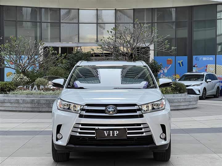 Фото 2 - Toyota Highlander