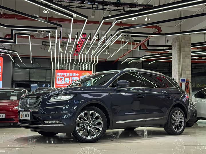 Фото 1 - Lincoln Nautilus