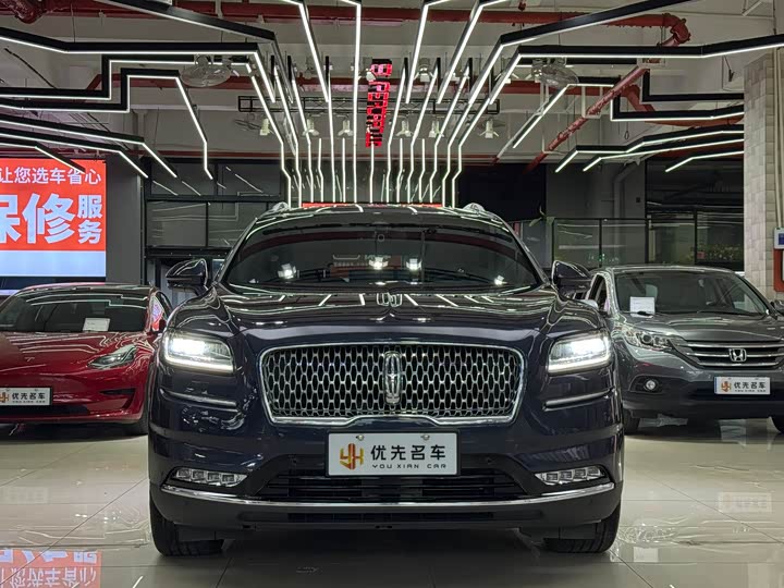 Фото 2 - Lincoln Nautilus