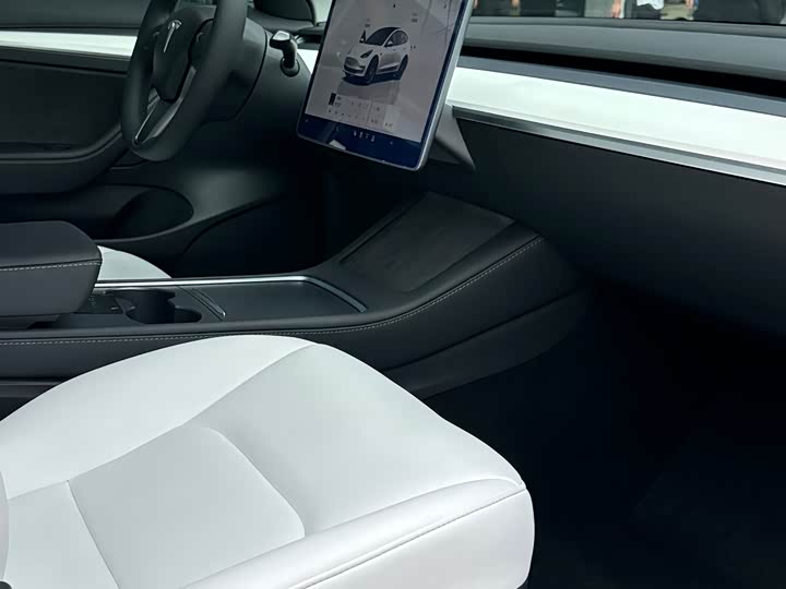 Фото 7 - Tesla Model 3