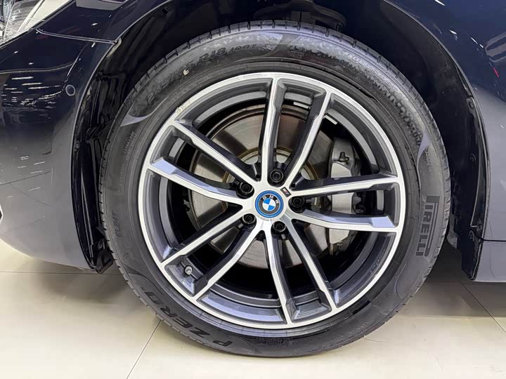 Фото 9 - BMW 5 Series Hybrid