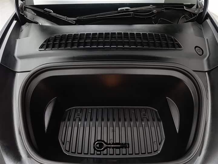 Фото 6 - Tesla Model Y