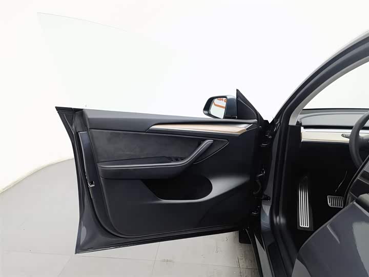 Фото 8 - Tesla Model Y