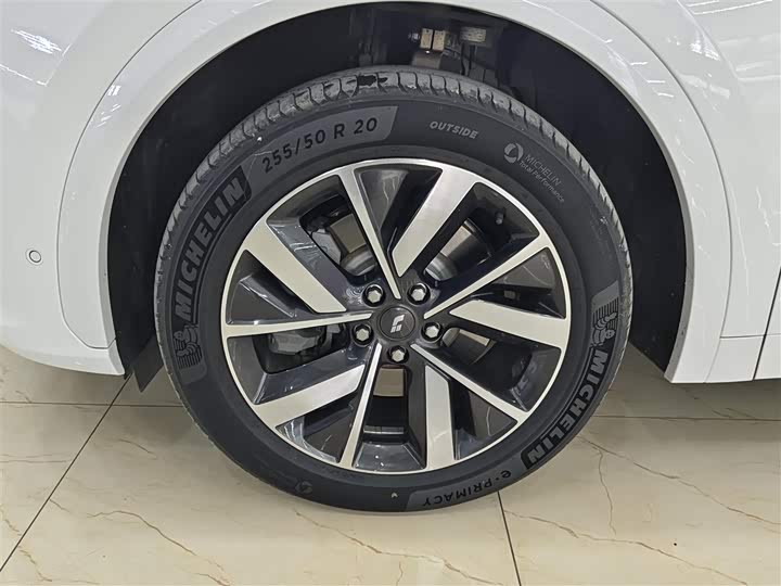 Фото 8 - LiXiang L7