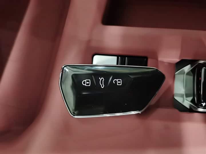 Фото 9 - Volkswagen Lamando L