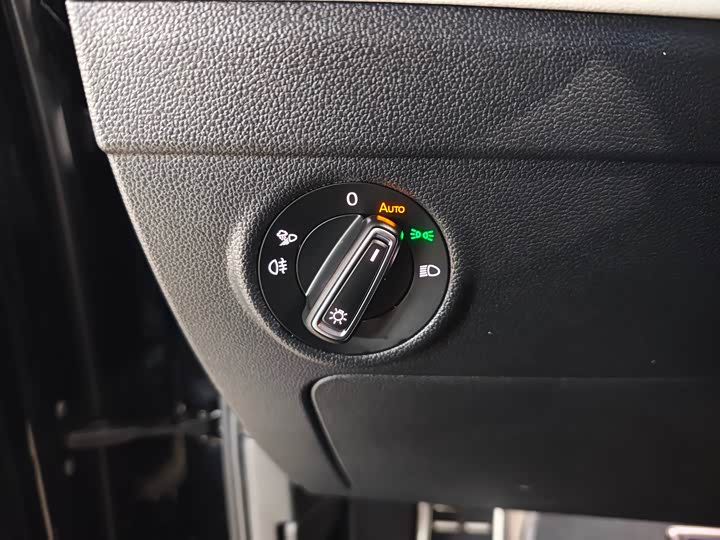 Фото 5 - Volkswagen Tiguan L Pro