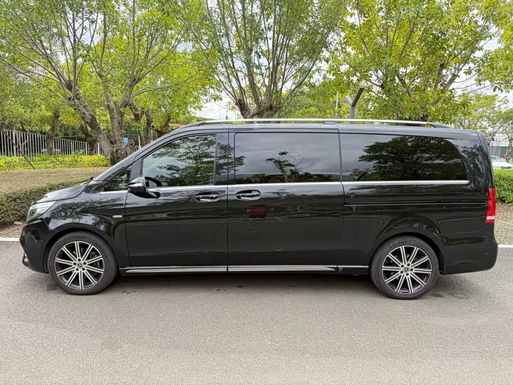 Фото 7 - Mercedes-Benz V-Class