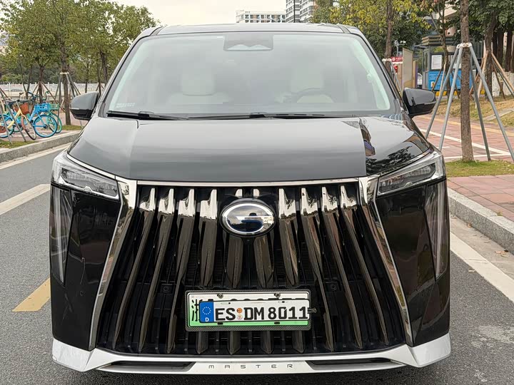 Фото 2 - GAC Trumpchi E9