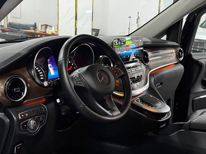 Фото 4 - Mercedes-Benz V-Class