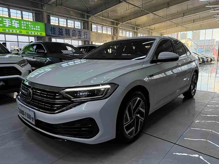 Фото 1 - Volkswagen Sagitar L