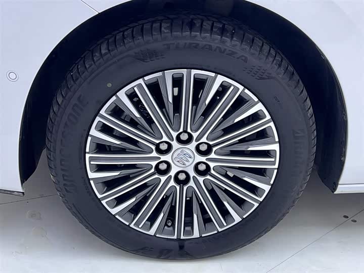 Фото 9 - Buick GL8 Hybrid