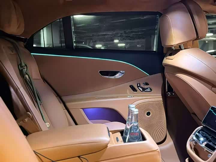 Фото 4 - Bentley Flying Spur Hybrid