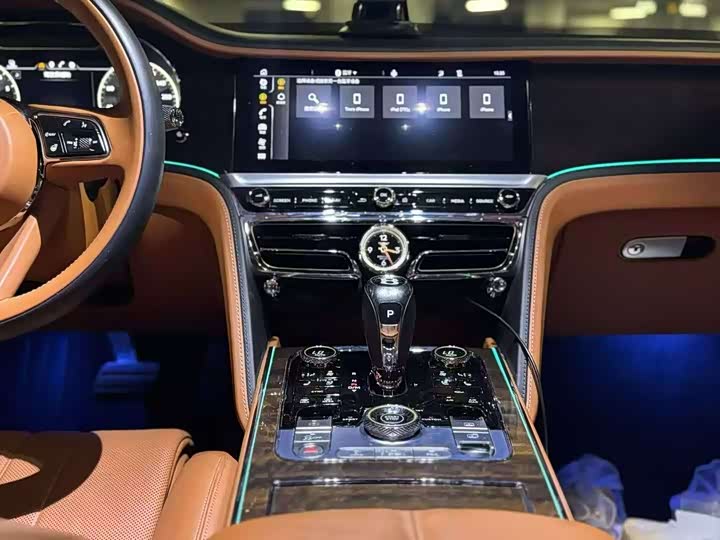 Фото 5 - Bentley Flying Spur Hybrid