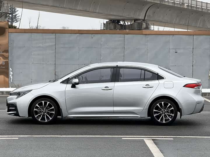 Фото 4 - Toyota Levin