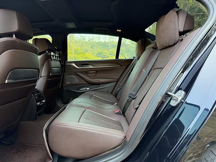 Фото 8 - BMW 5 Series