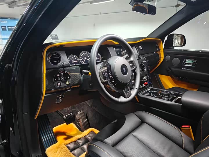 Фото 2 - Rolls-Royce Cullinan